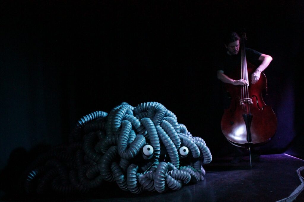 Le-Jour-et-la-Nuit-Cie-Le-Grand-Doute-1_compressee